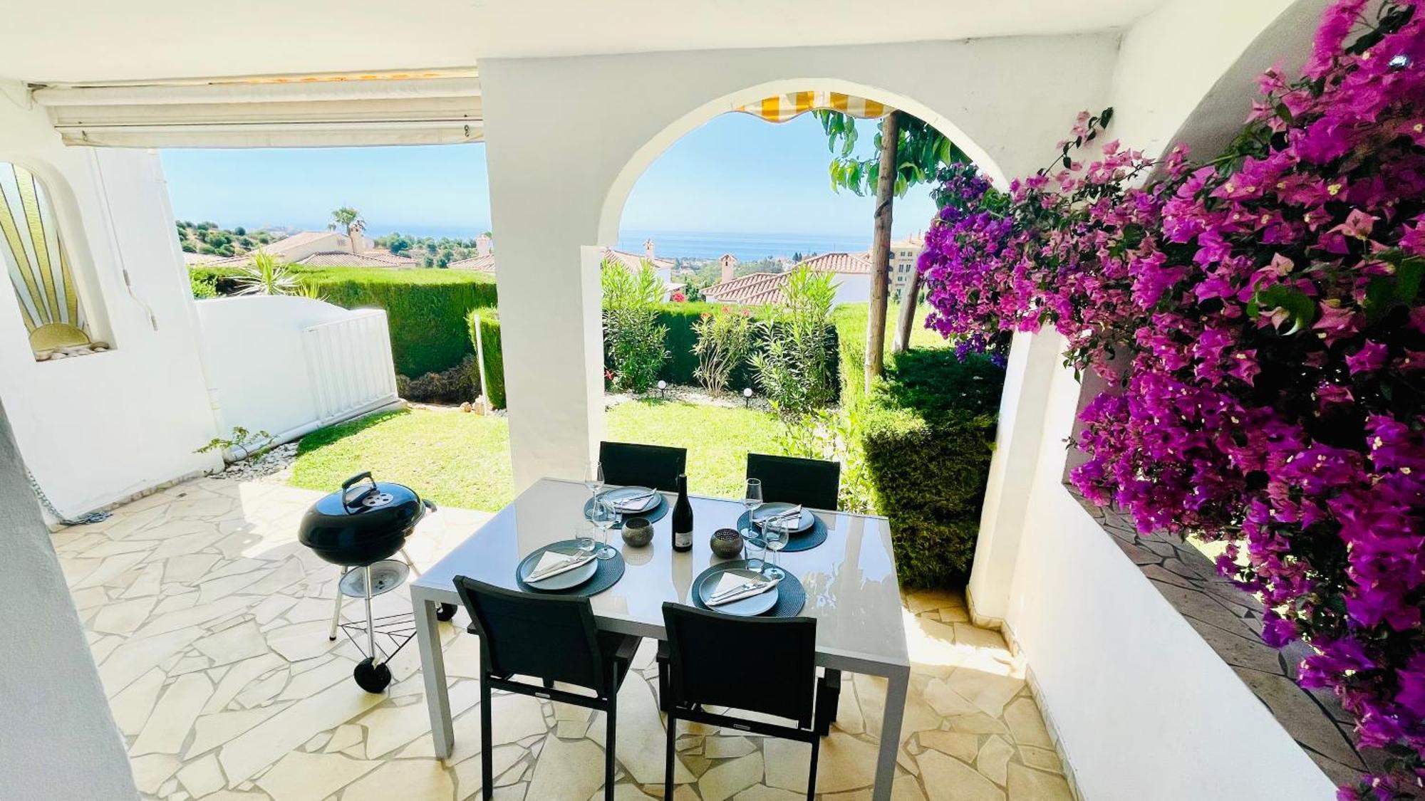 Modern Garden Apartment With A Fantastic Sea View And A Private Garden Sitio de Calahonda Buitenkant foto